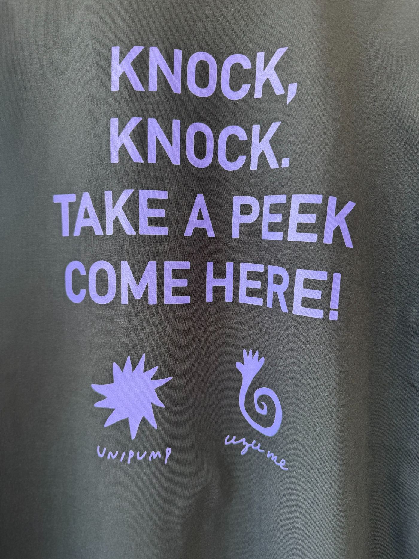 KNOCK KNOCK 黒ボディプリントアップ